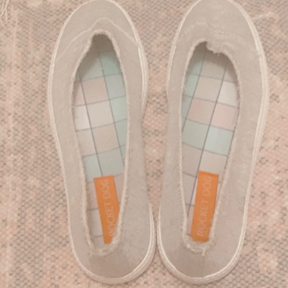 Woman’s Rocket Dog Slim Flats size:8
